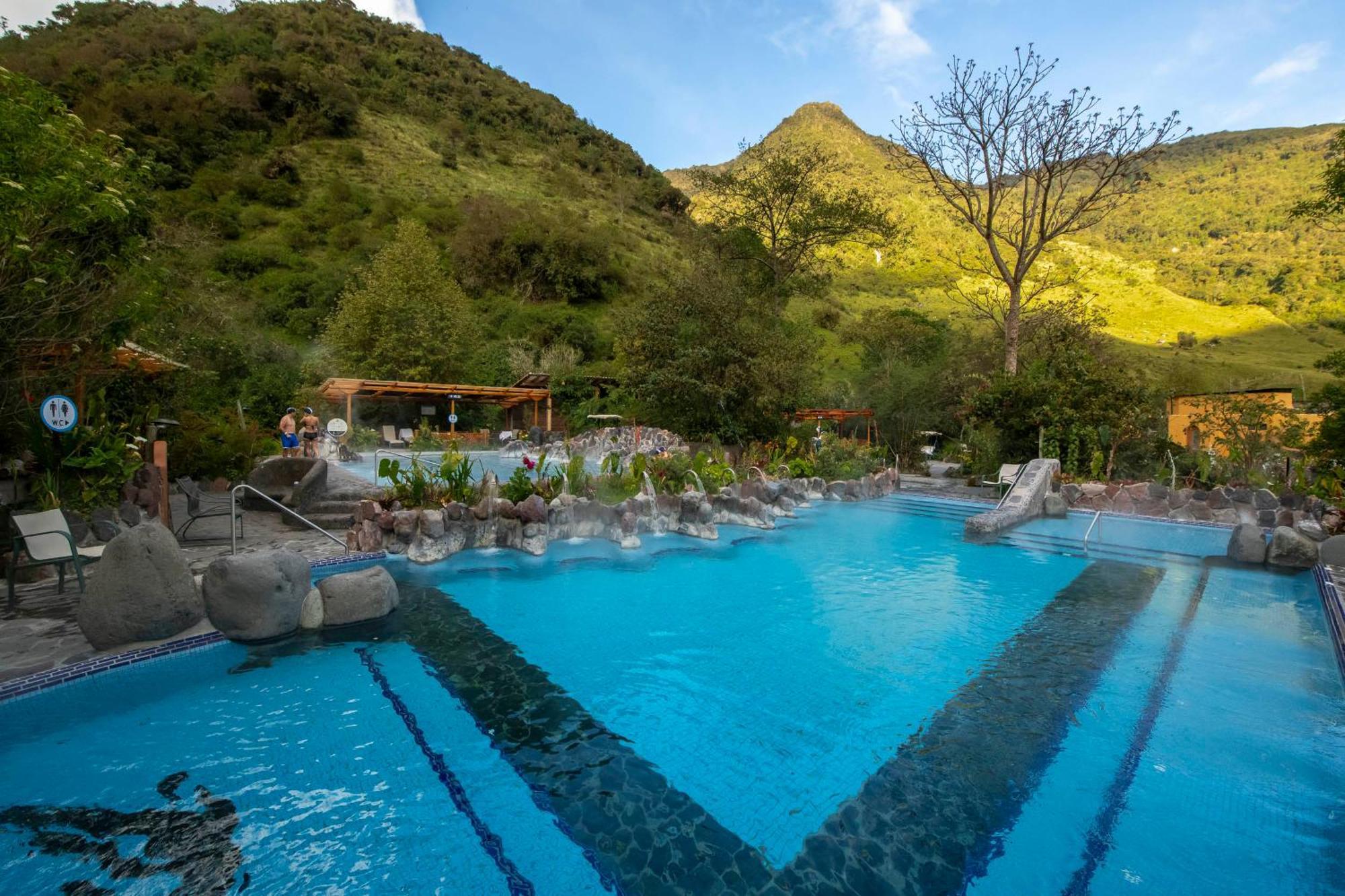 Termas De Papallacta Eksteriør bilde Hot springs in Baños, Ecuador