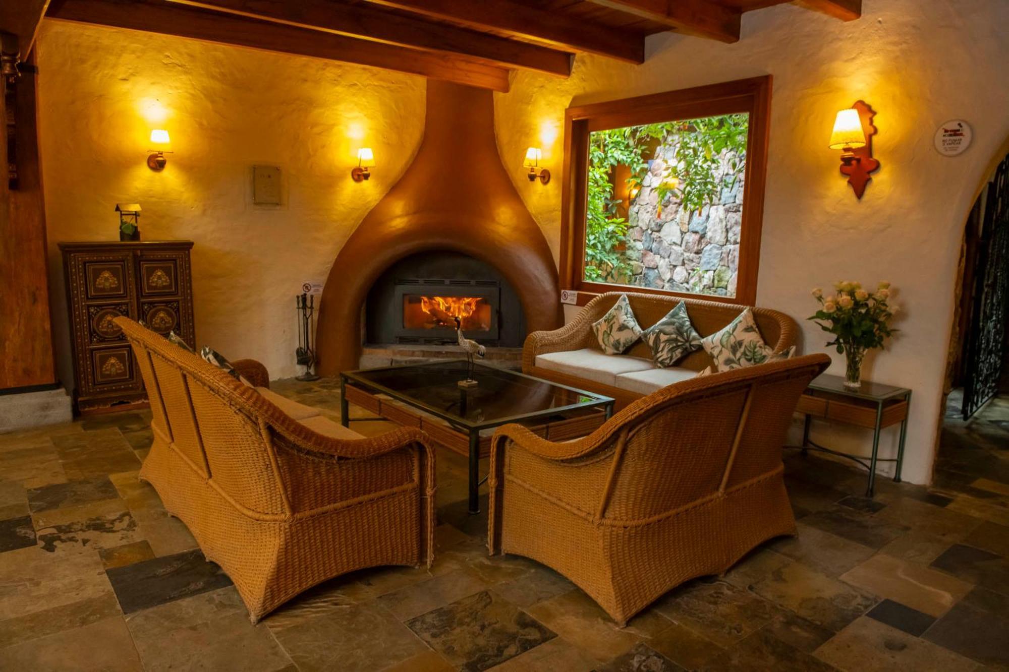 Termas De Papallacta Eksteriør bilde Interior of the Inn at the Quinta de San Marcos